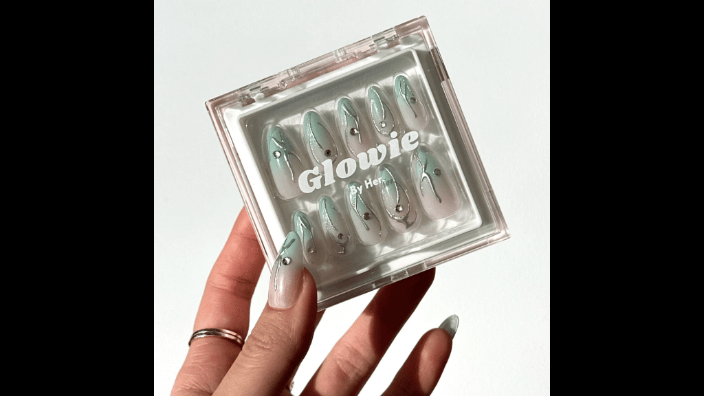 Glowie by Her