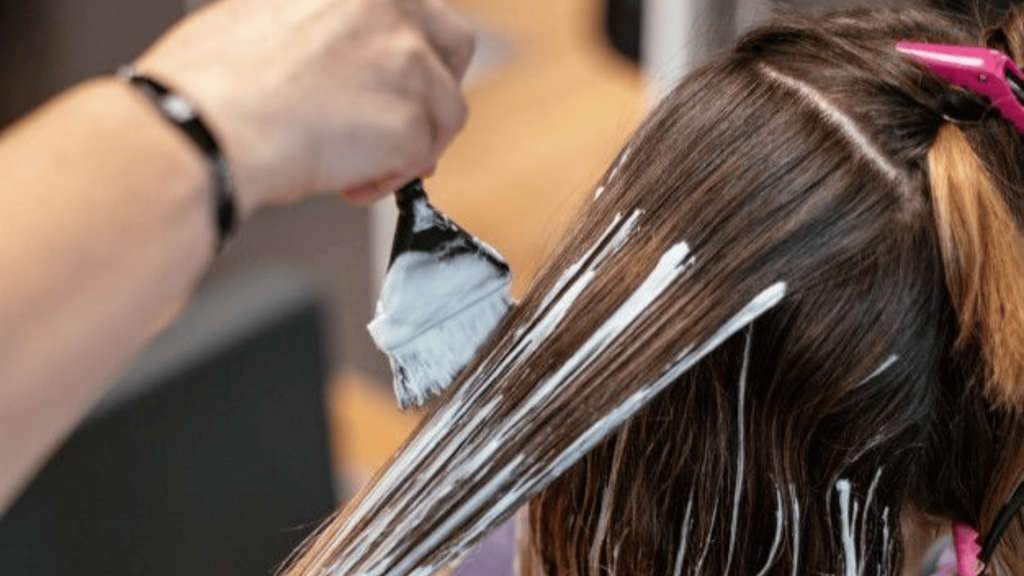 apply-the-color-how-to-do-a-root-smudge