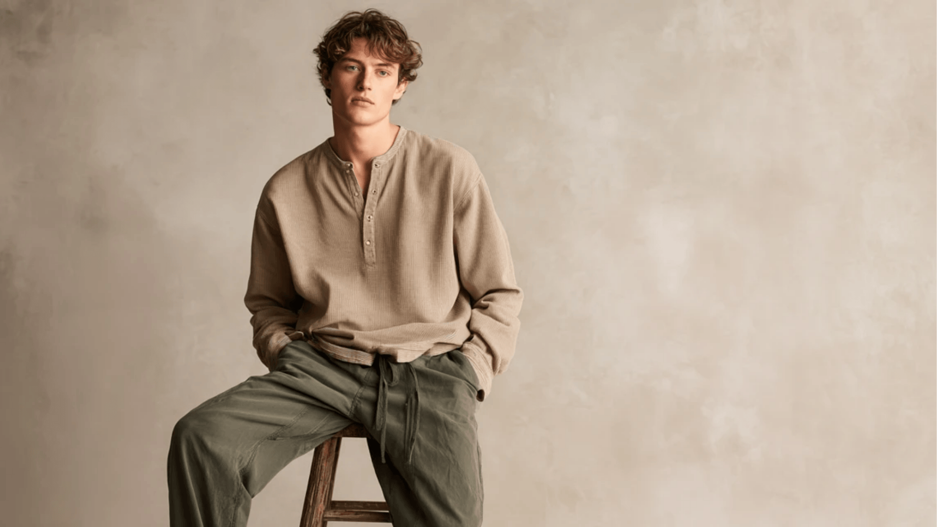 Colors that Goes with Green Pants