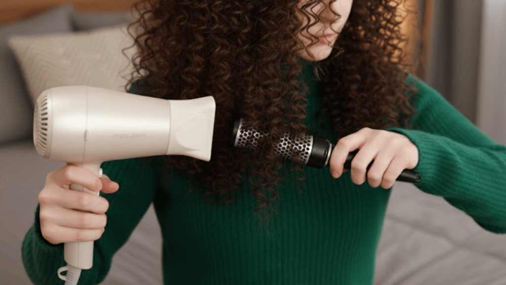 How to Choose the Right Dryer for Your Curl Type