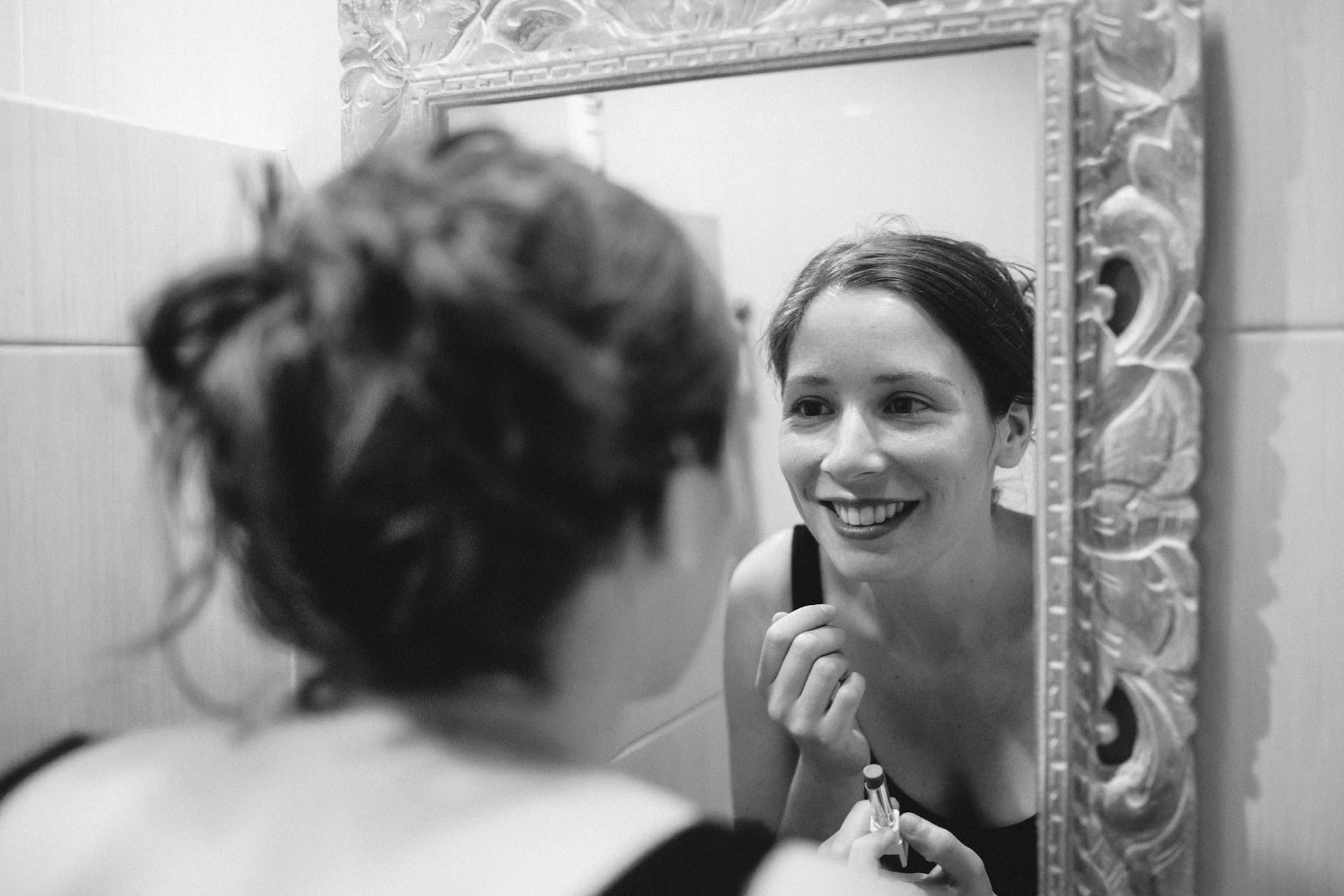 How Invisalign and Braces Change Morning and Night Beauty Routines for Women
