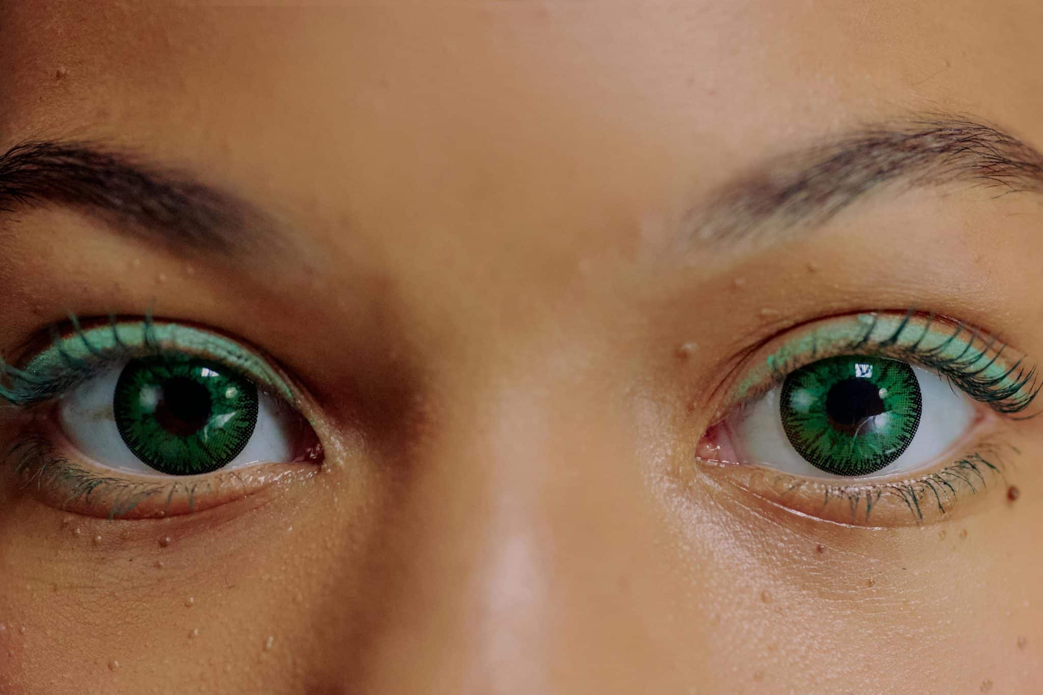 Beauty Beyond Vision: Why Colored Contact Lenses Are the New Beauty Essential