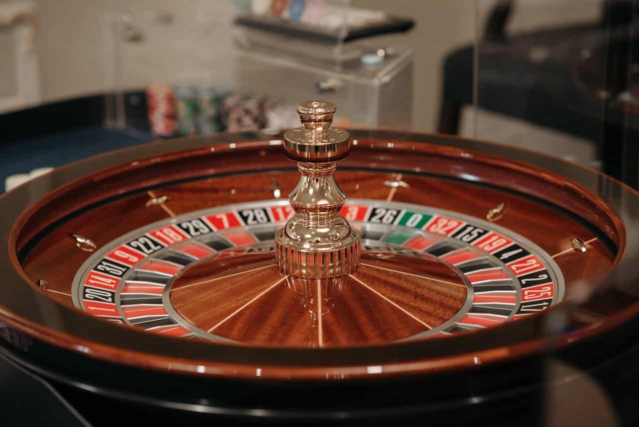 If Online Casinos Were Cafés? What Your Favorite Game says about you...and what it doesn't!