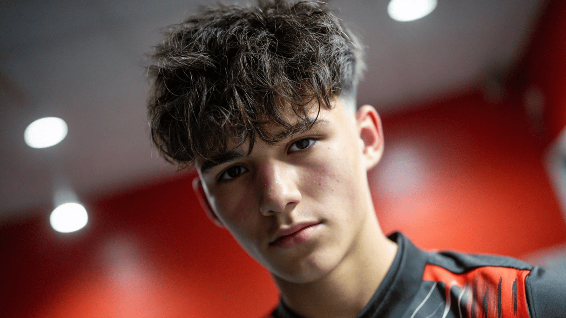 Voluminous blowout taper haircut with modern textured styling