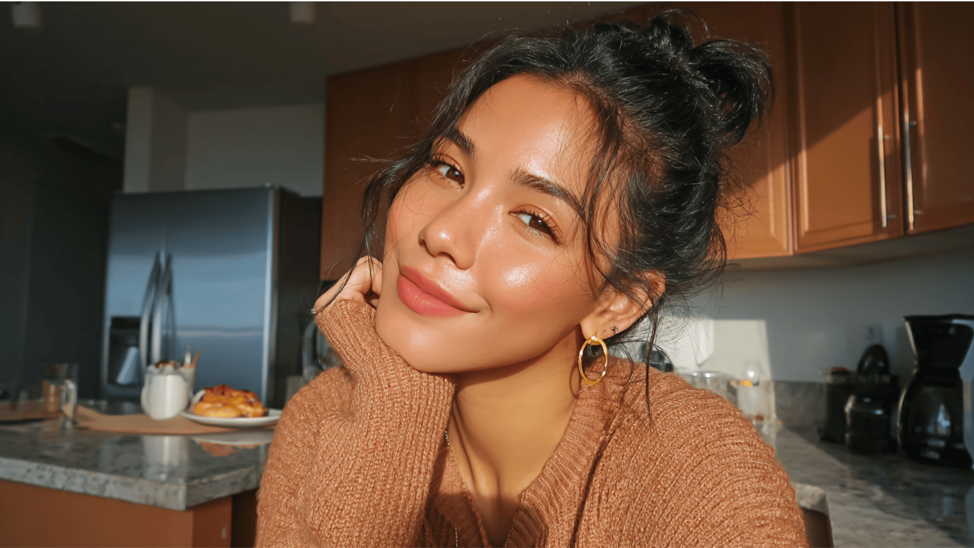 Everyday minimalist makeup with natural skin, soft blush, subtle eyes, and a fresh casual look