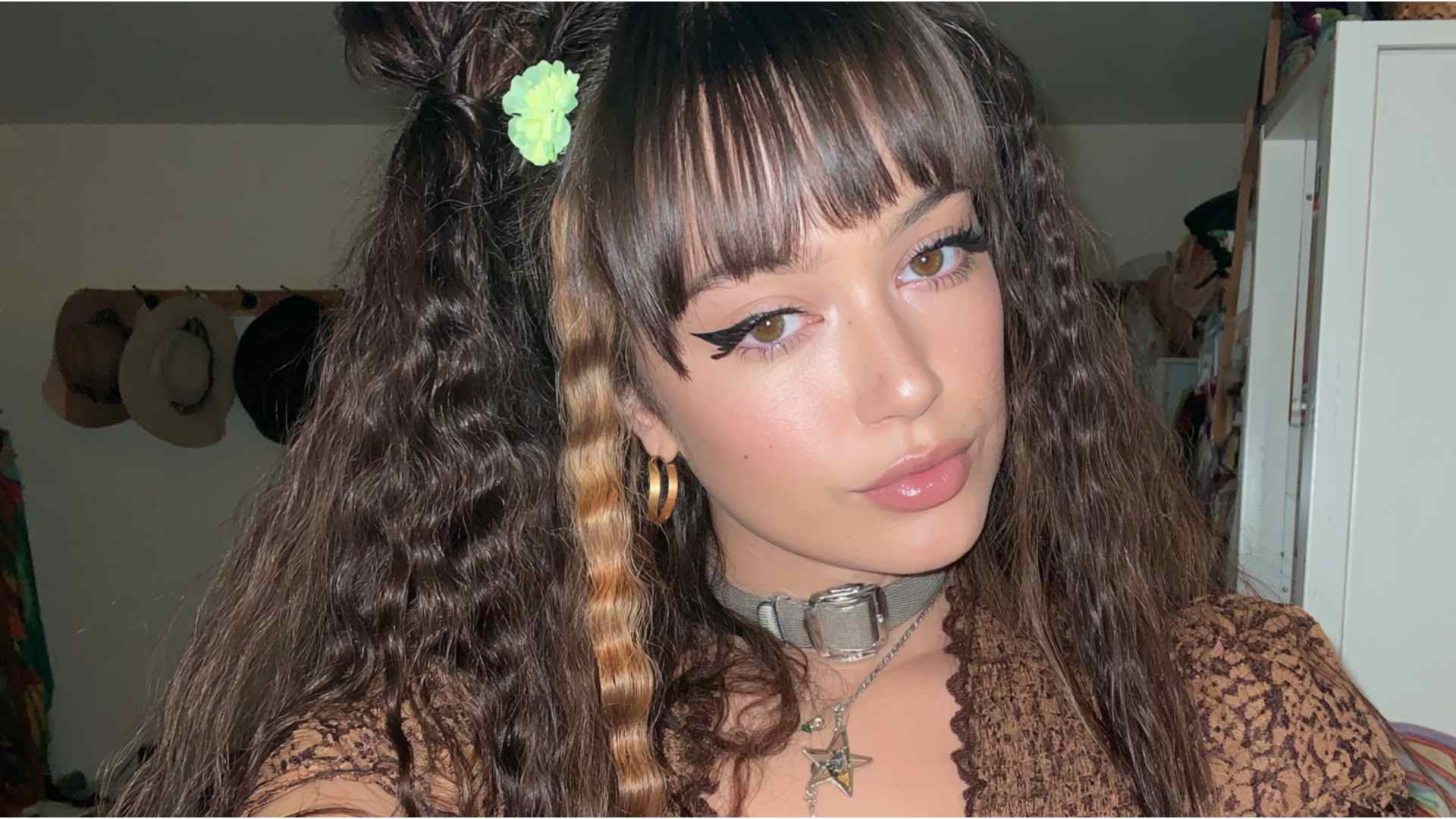 90s grunge hair with crimped sections and voluminous zigzag waves